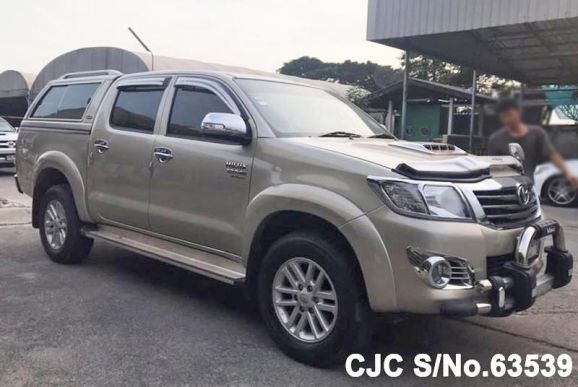 Toyota Hilux Vigo Beige Automatic 2012 3.0L Diesel