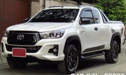 Toyota Hilux Revo White Manual Smart Cab 2018 2.8L Diesel