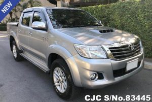 Toyota Hilux Vigo Cream Automatic 2015 3.0L Diesel