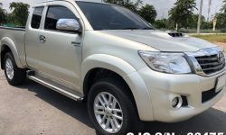 Toyota Hilux Vigo Silver Automatic 2013 2.5L Diesel